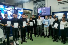 Dr inż. M. Sałata, dr inż. M. Pawłowski, studenci 2 MM-DU WBMiL