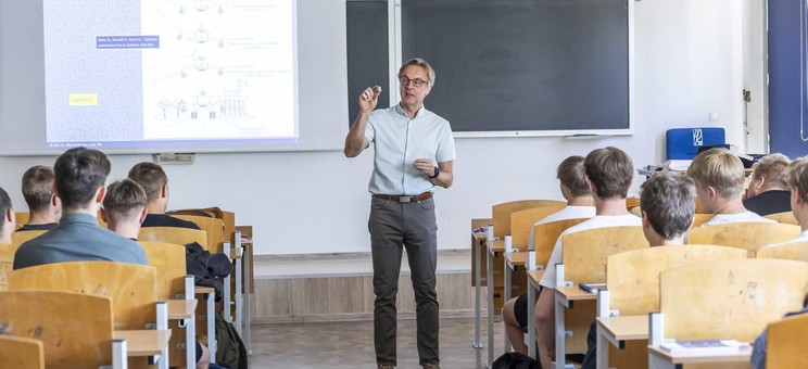 wykład dla uczniów liceów i techników