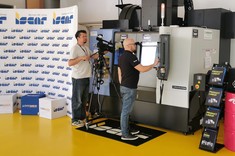 Studenci PRz na warsztatach edukacyjnych w firmie ISCAR Poland