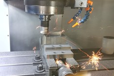 Studenci PRz na warsztatach edukacyjnych w firmie ISCAR Poland