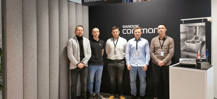 od lewej: Pan Tomasz Janus, Pan Tadeusz Wojtanek, Pan Łukasz Dubiel, Pan Michał Jużyniec, Pan dr inż. Marcin Sałata