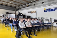 Studenci PRz na warsztatach edukacyjnych w firmie ISCAR Poland