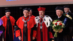 Wręczenie tytułu profesora honorowego prof. K. Lejdzie, fot. A. Surowiec