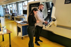 Pani inż. A. Pucyło oraz Pan inż. J. Ciurko (studenci WBMiL)