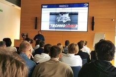 Studenci PRz na warsztatach edukacyjnych w firmie ISCAR Poland