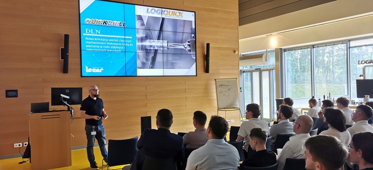 Studenci PRz na warsztatach edukacyjnych w firmie ISCAR Poland