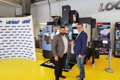 Pan Robert Zieliński - Prezes firmy ISCAR Poland oraz dr. hab. inż. Witold Habrat - prof. uczelni