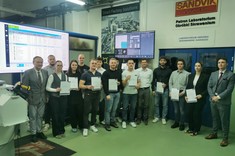 Prof. A. Kawalec kierownik KTWiA, dr inż. M. Pawłowski - dyrektor Zoller Polska, dr inż. M. Sałata, studenci 2 MM-DU WBMiL