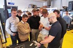 Studenci PRz na warsztatach edukacyjnych w firmie ISCAR Poland