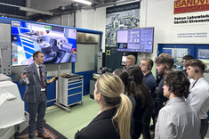 dr inż. M. Sałata, studenci 2 MM-DU WBMiL