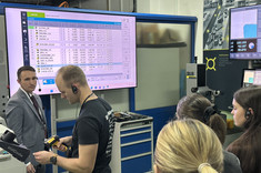 dr inż. M. Sałata, studenci 2 MM-DU WBMiL