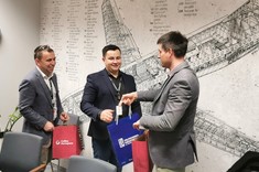 Od lewej: Jacek Gaj - Dyrektor Wydziału Obróbki Mechanicznej, Przemysław Guzik - Szef Działu Technologicznego, Maciej Szalacha - Dyrektor Centrum Transferu Technologii PRz 