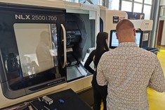 Pani inż. A. Pucyło oraz Pan inż. J. Ciurko (studenci WBMiL)